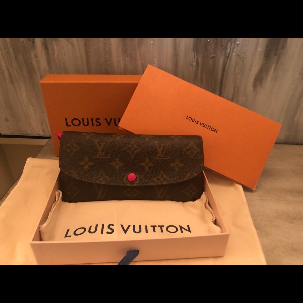 BRAND NEW EMILEE WALLET